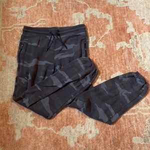 Athleta girl camo sweatpants